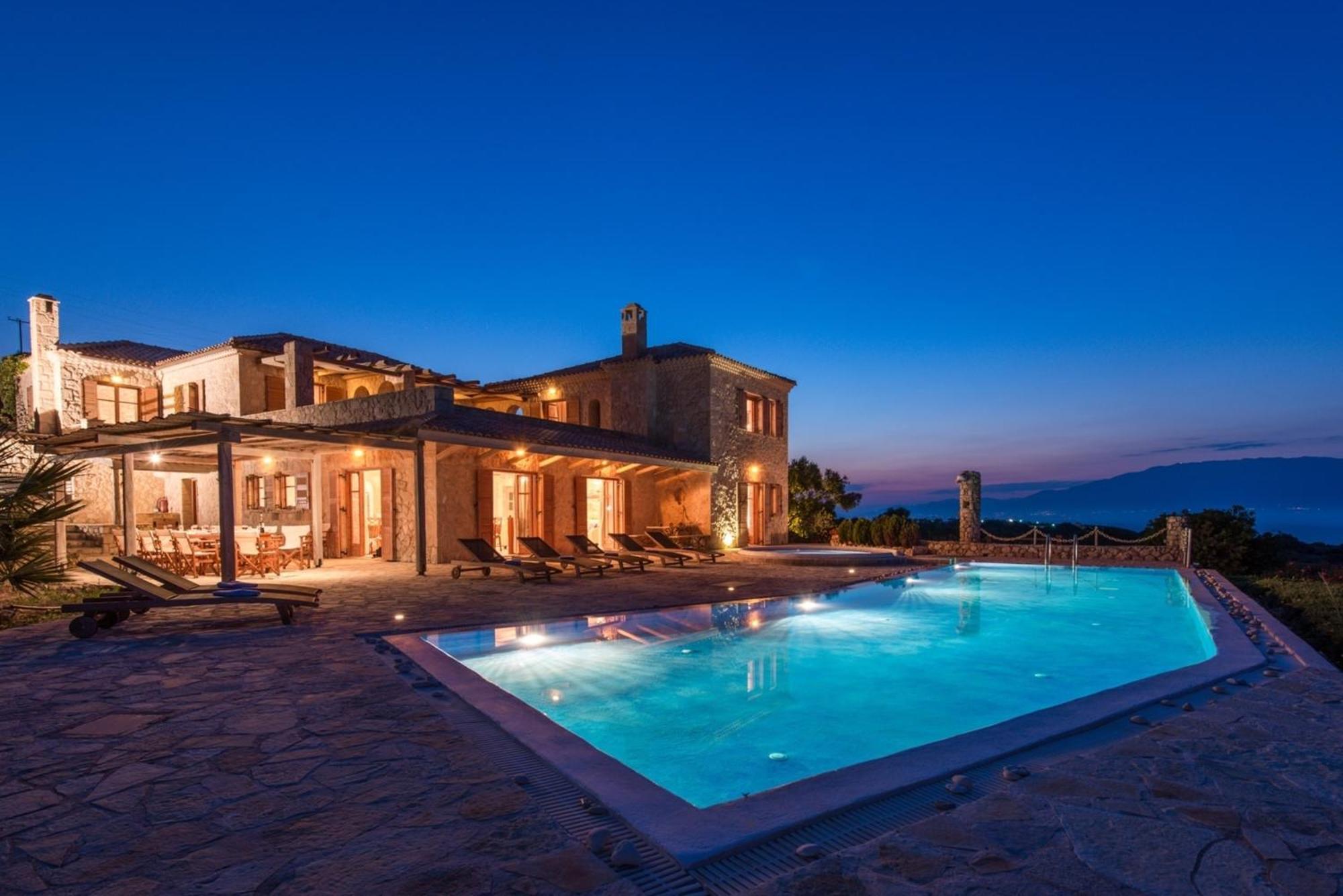 Astarte - Diva Affluence With Private Pool Koríthion